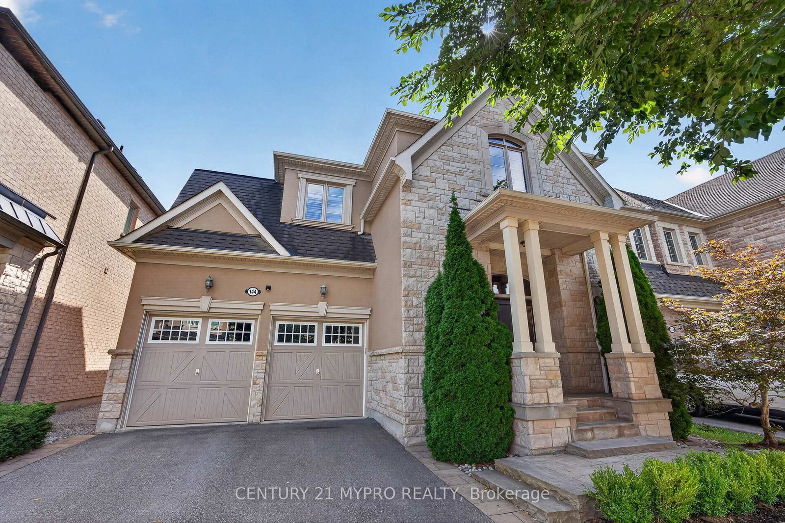 144 North Park Boulevard • Oakville, ON photo 1
