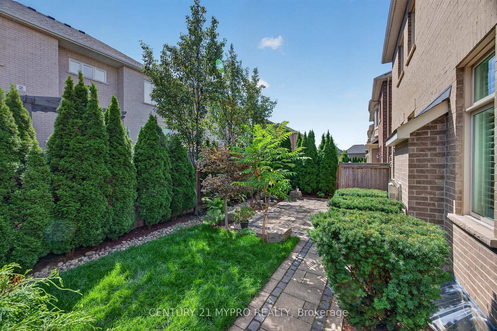 144 North Park Boulevard • Oakville, ON photo 49