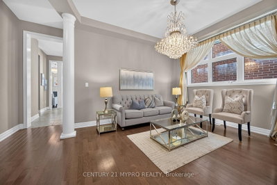 144 North Park Boulevard • Oakville, ON photo 9