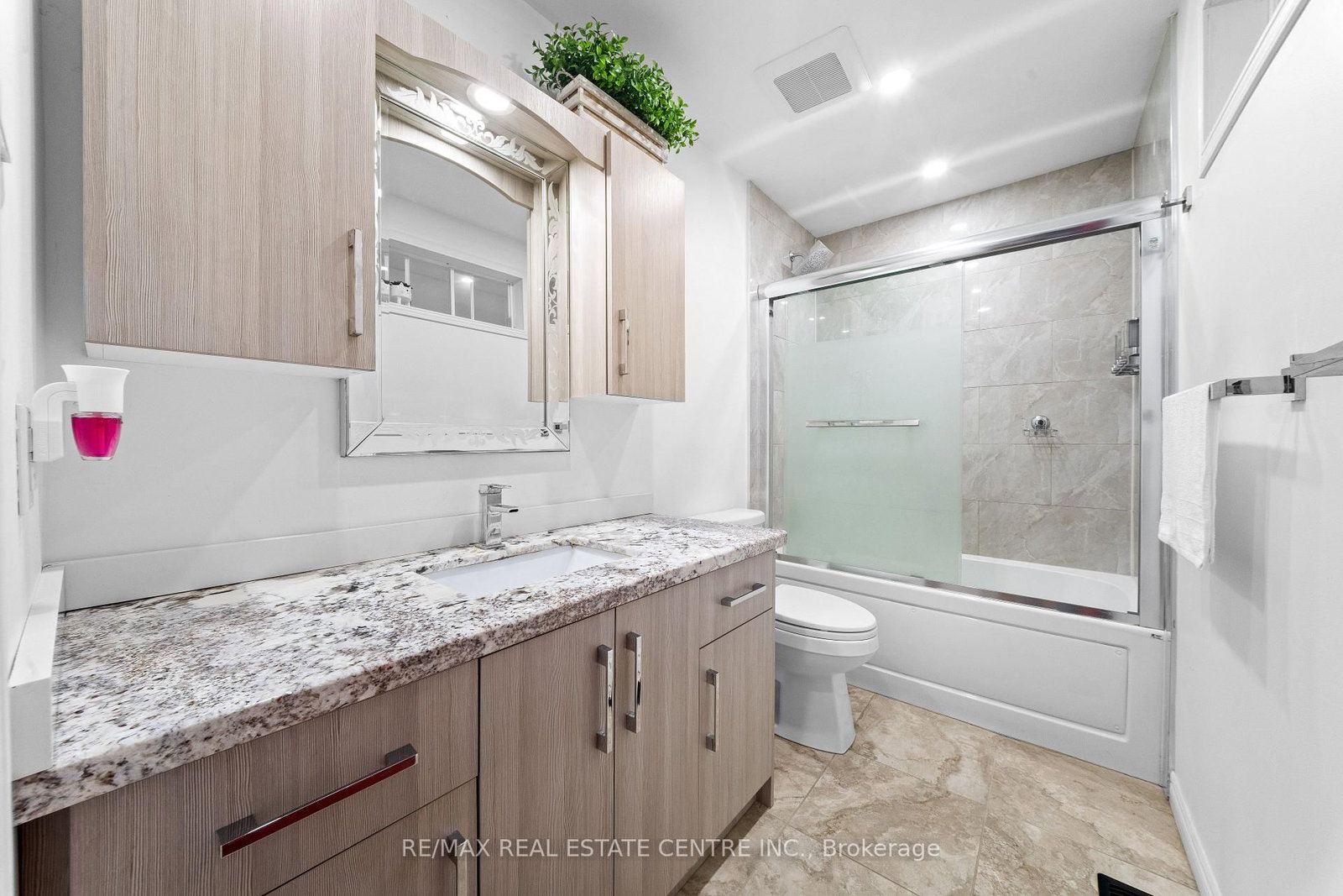 467 Hansen Road N • Brampton, ON photo 18