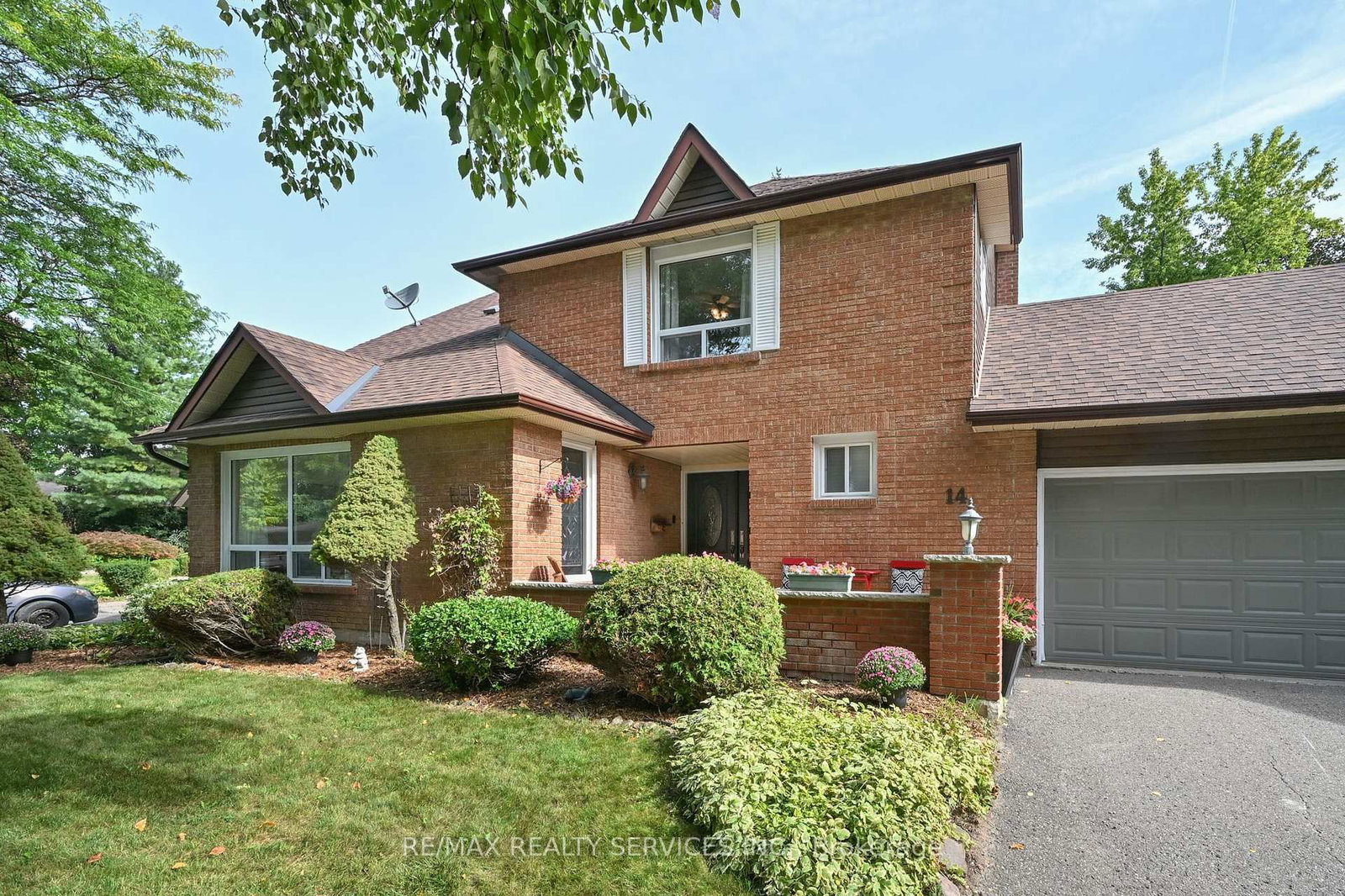 14 Ramsgate Court • Brampton, ON photo 3