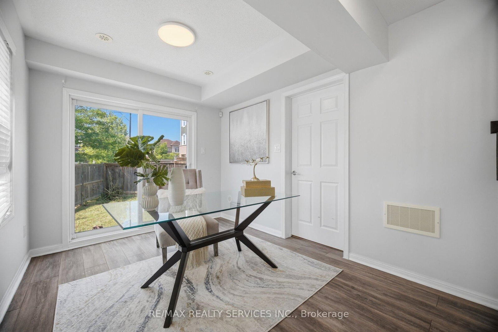 6 Viewforth Road • Brampton, ON photo 8