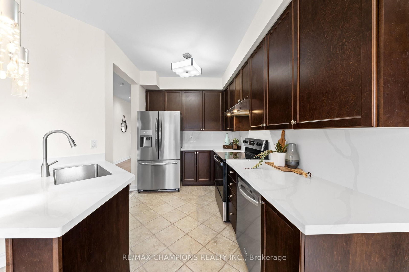 42 Abbotsbury Brampton,ON L6X 0S3 — Photo 8