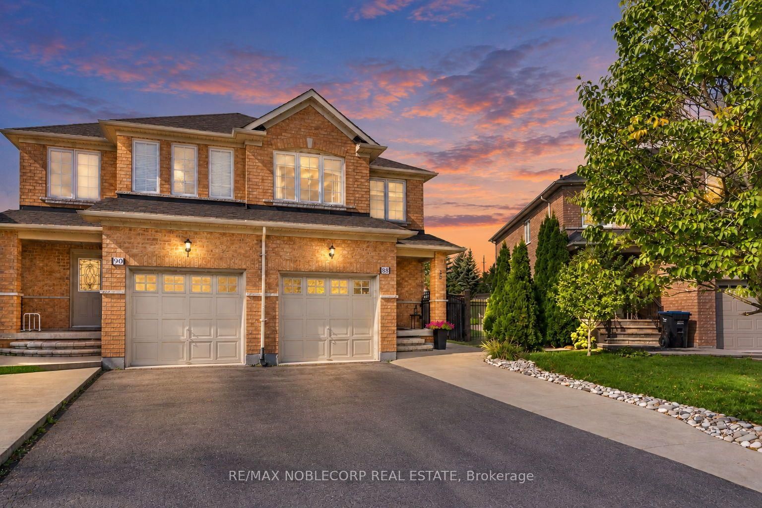 88 Humbershed Crescent • Caledon, ON photo 2