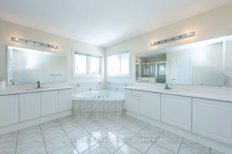 4911 Maxine Mississauga,ON L4Z 4H7 — Photo 26