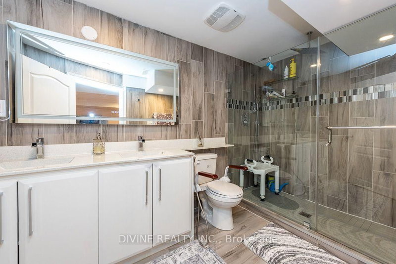4911 Maxine Mississauga,ON L4Z 4H7 — Photo 43