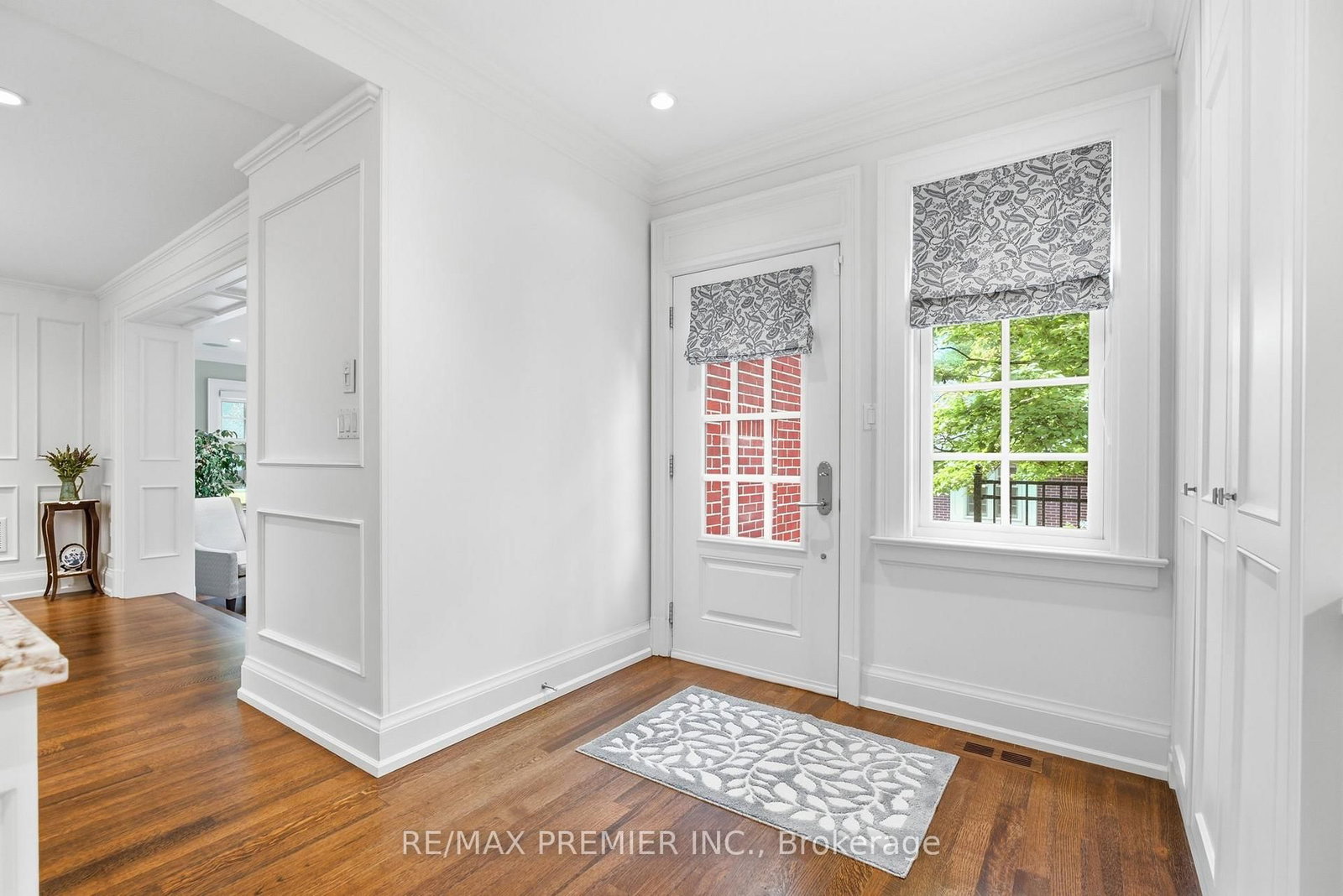 132 The Kingsway • Toronto, ON photo 16
