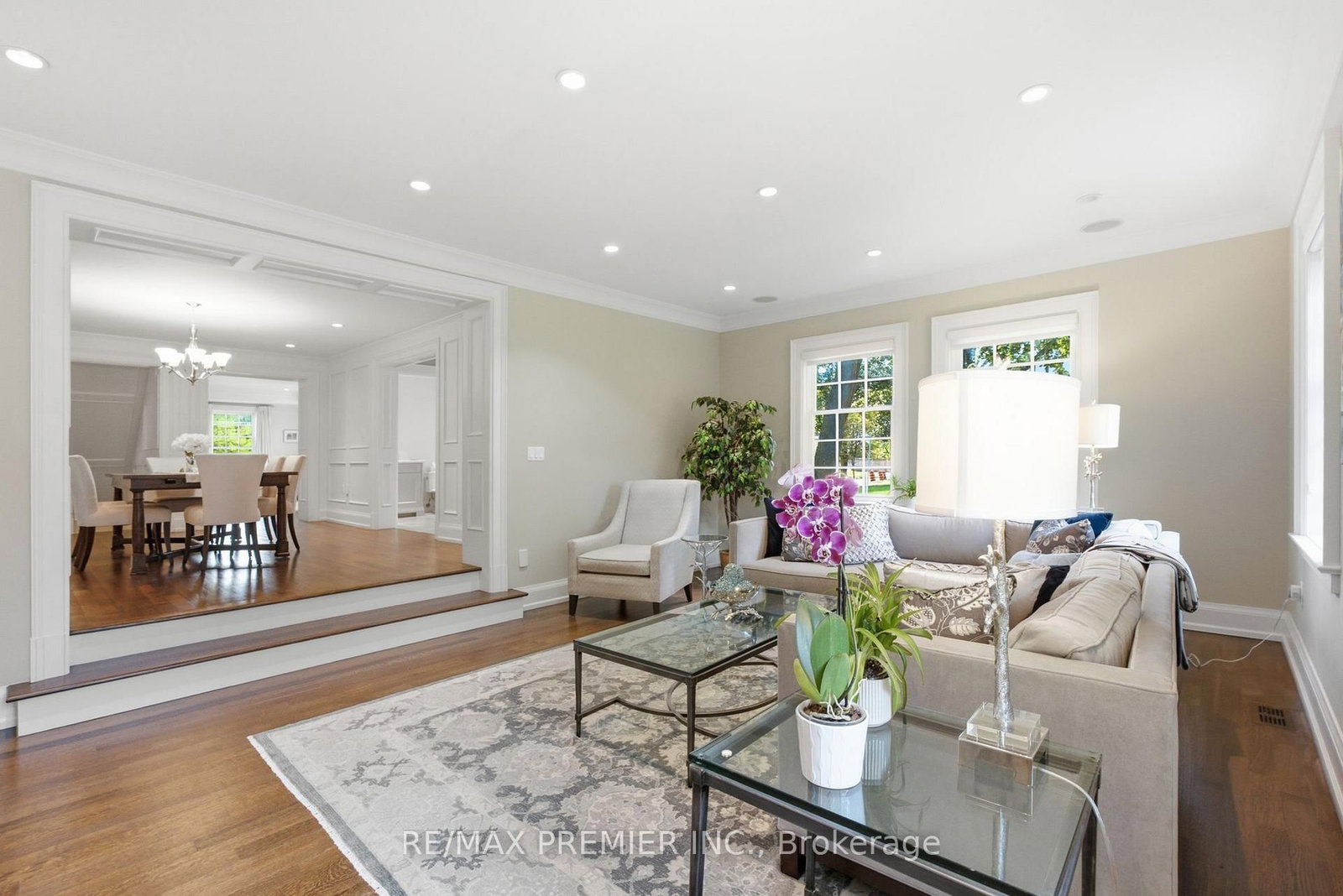 132 The Kingsway • Toronto, ON photo 18