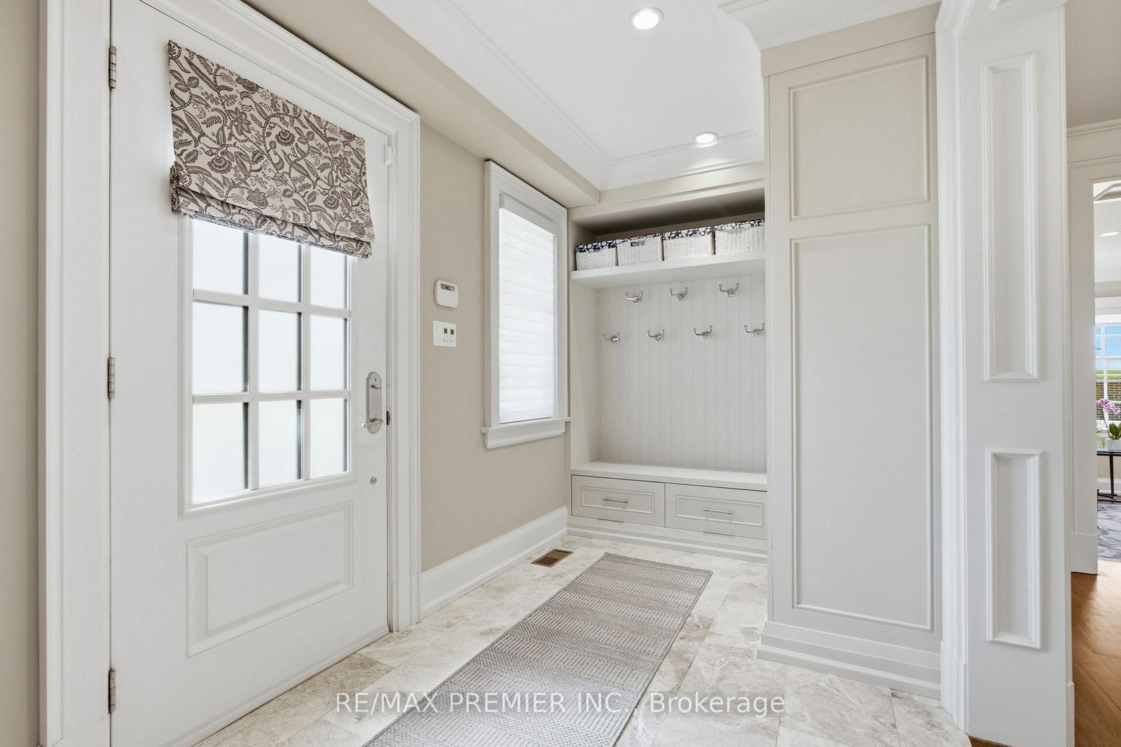 132 The Kingsway • Toronto, ON photo 24