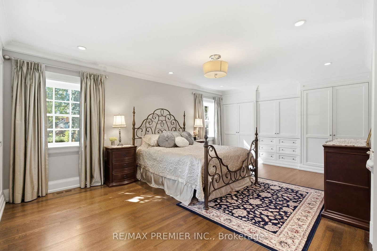 132 The Kingsway • Toronto, ON photo 26