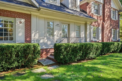 132 The Kingsway • Toronto, ON photo 4