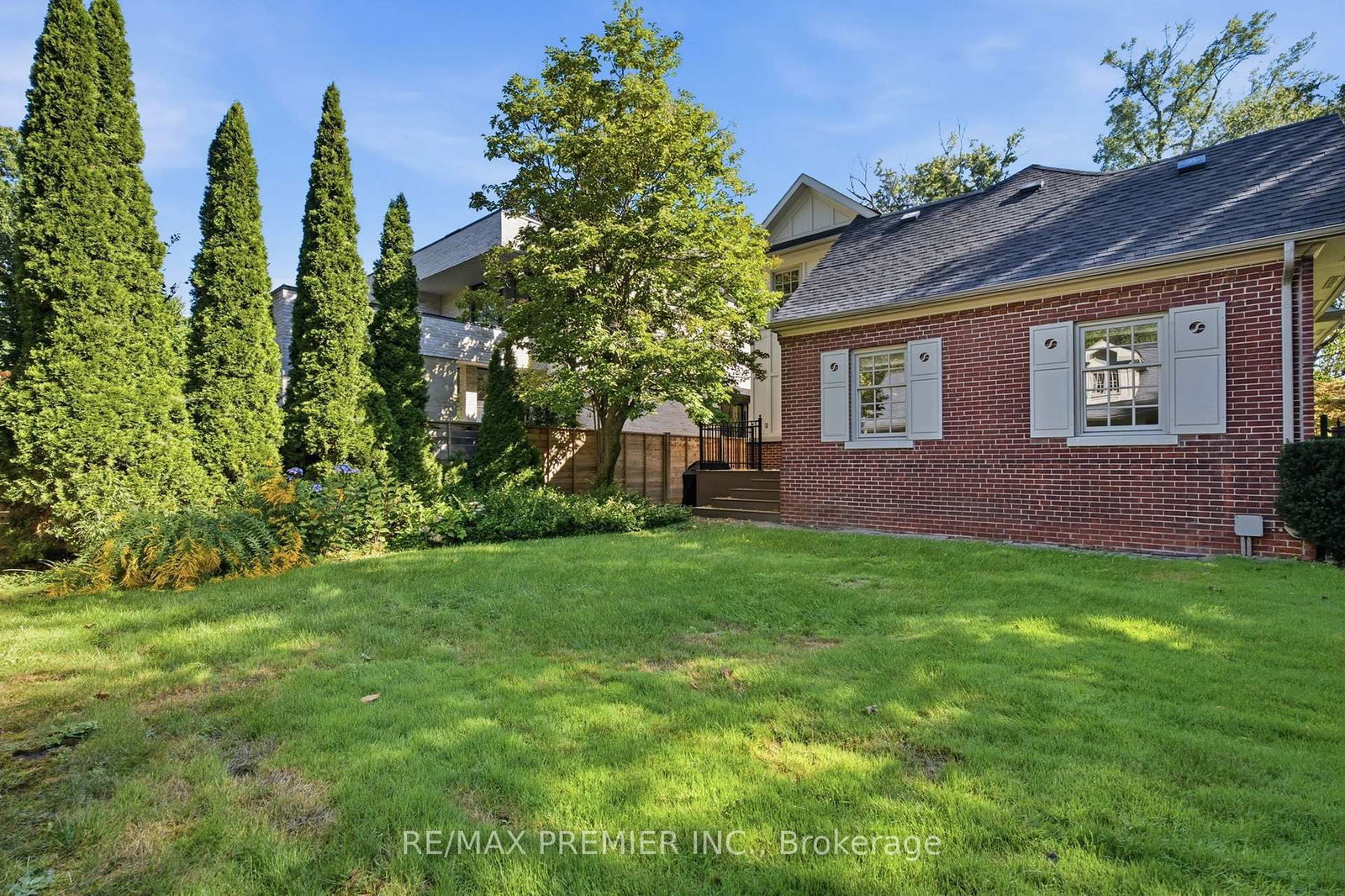 132 The Kingsway • Toronto, ON photo 42