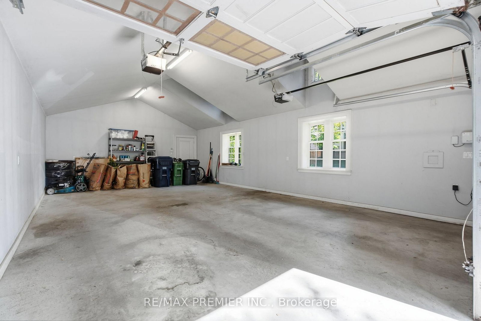 132 The Kingsway • Toronto, ON photo 44