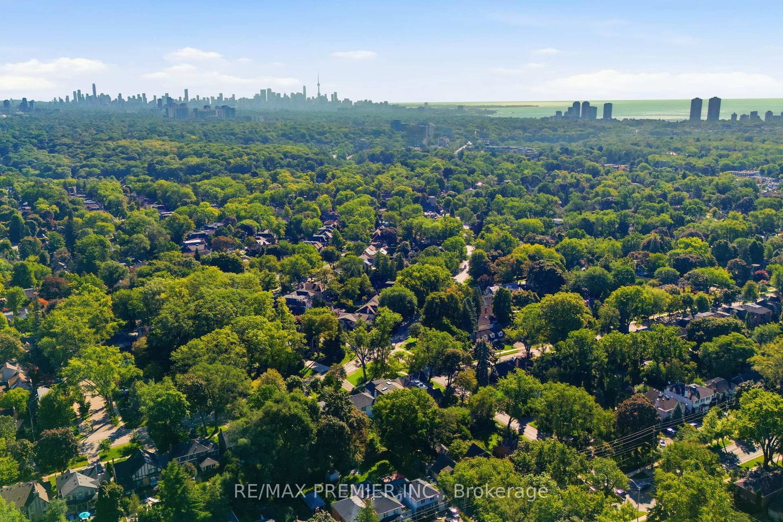 132 The Kingsway • Toronto, ON photo 48