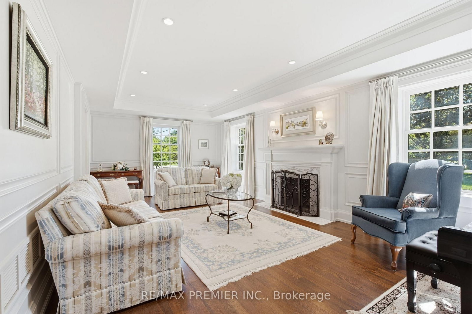 132 The Kingsway • Toronto, ON photo 9