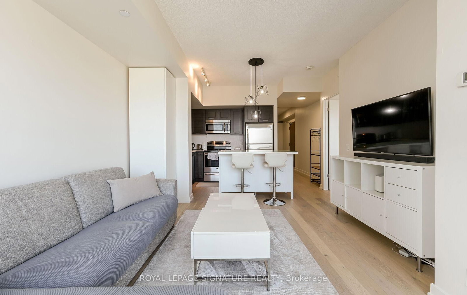 2209 - 2212 Lake Shore Boulevard W, Toronto 2