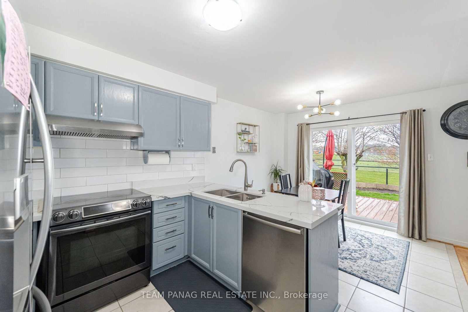 8 Drayglass Court • Brampton, ON photo 12
