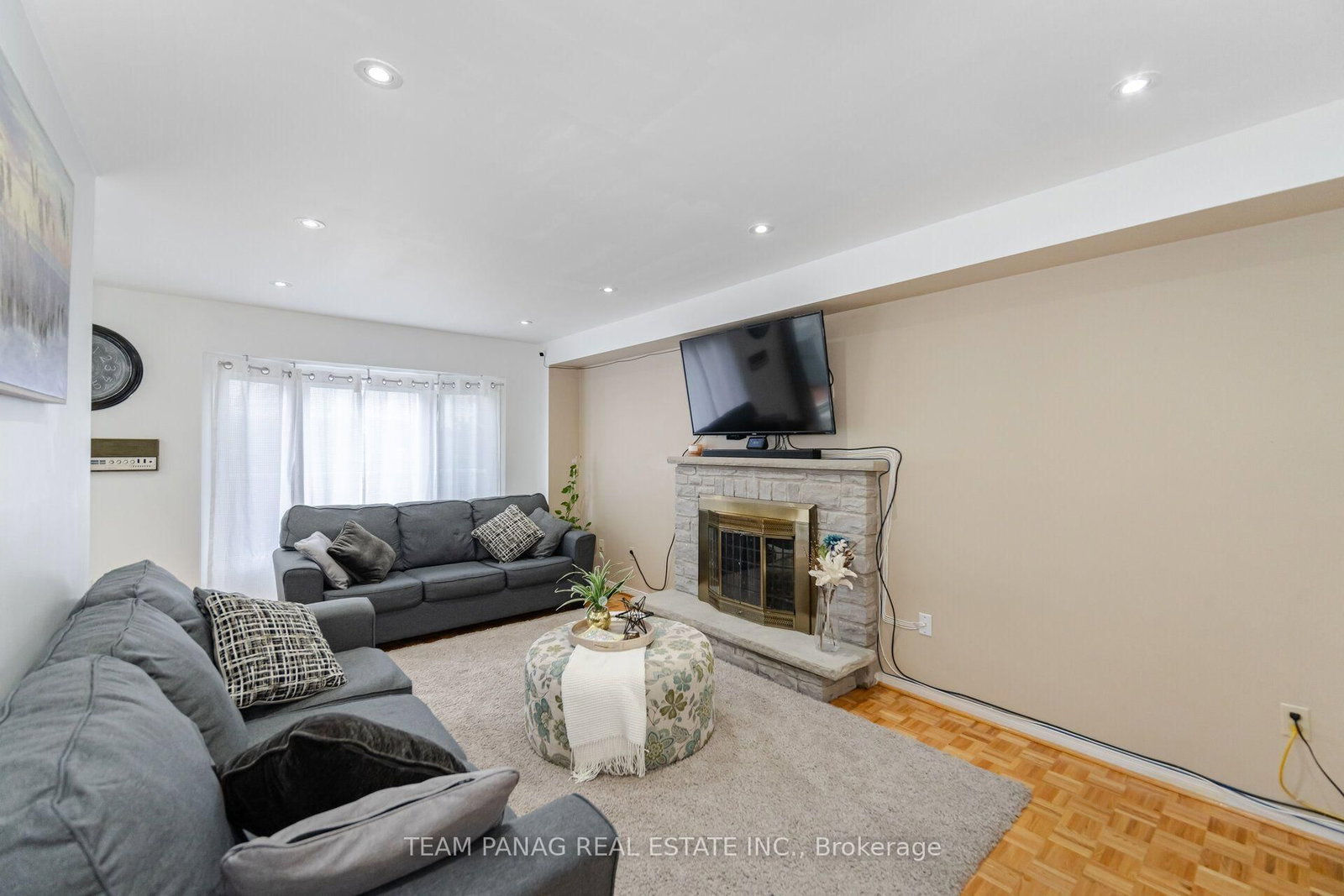8 Drayglass Court • Brampton, ON photo 14