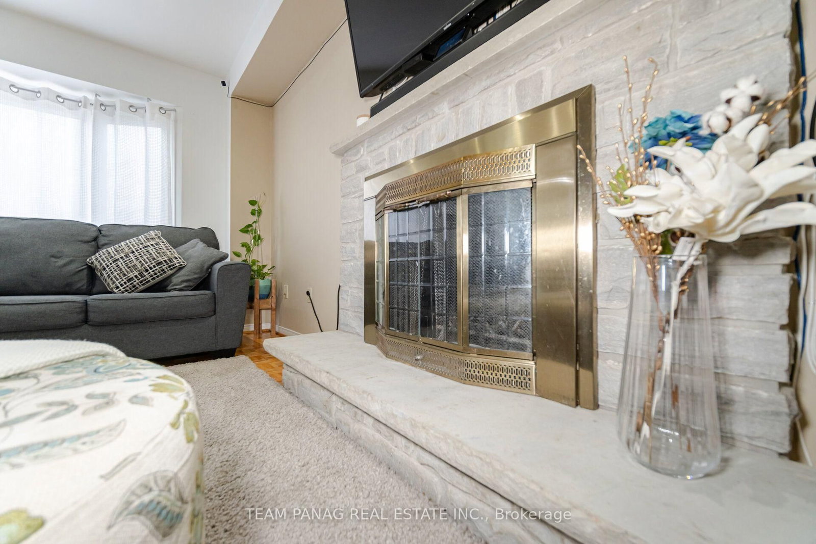 8 Drayglass Court • Brampton, ON photo 15