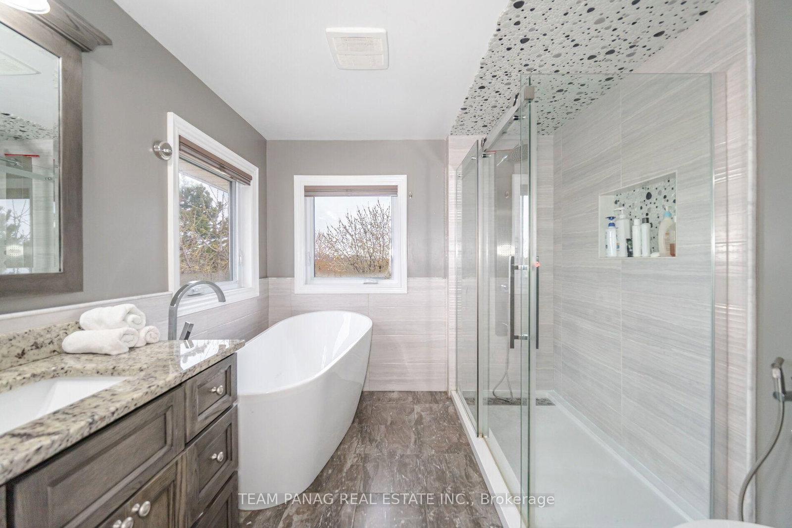 8 Drayglass Court • Brampton, ON photo 24