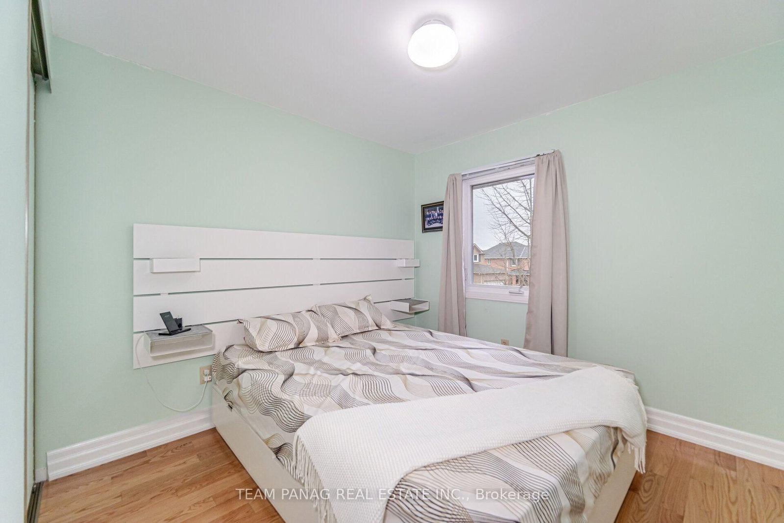8 Drayglass Court • Brampton, ON photo 28