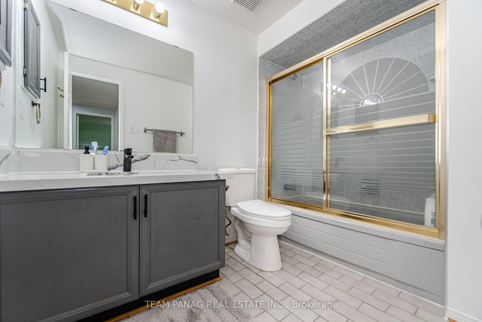 8 Drayglass Court • Brampton, ON photo 31
