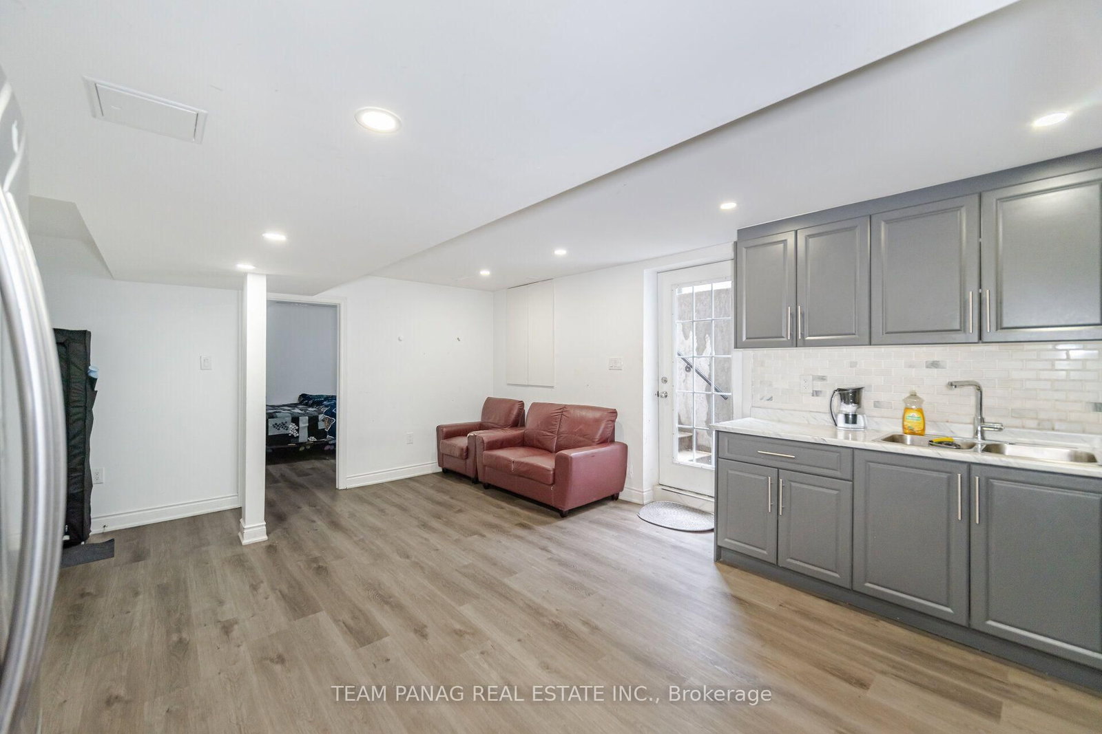 8 Drayglass Court • Brampton, ON photo 40