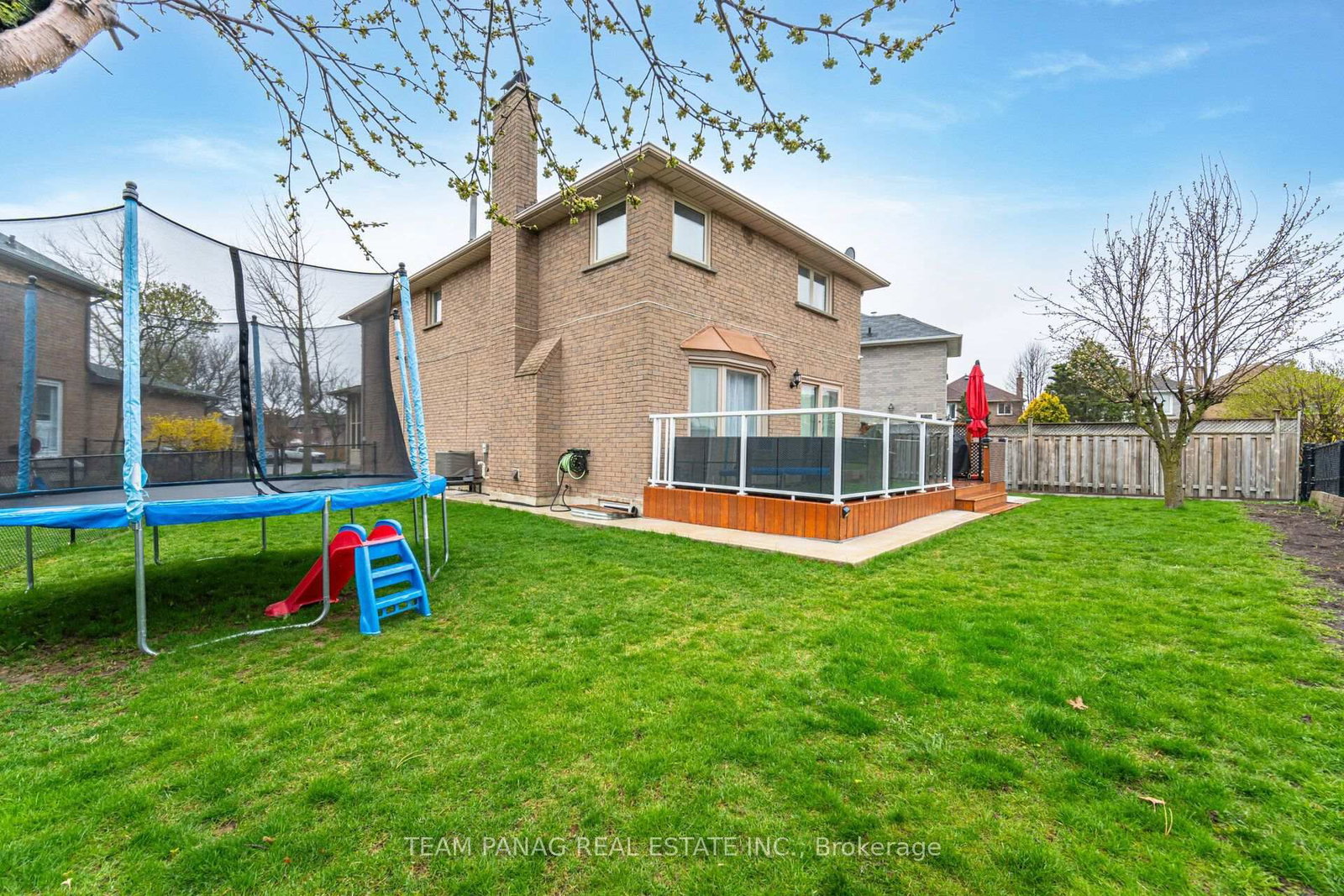 8 Drayglass Court • Brampton, ON photo 49