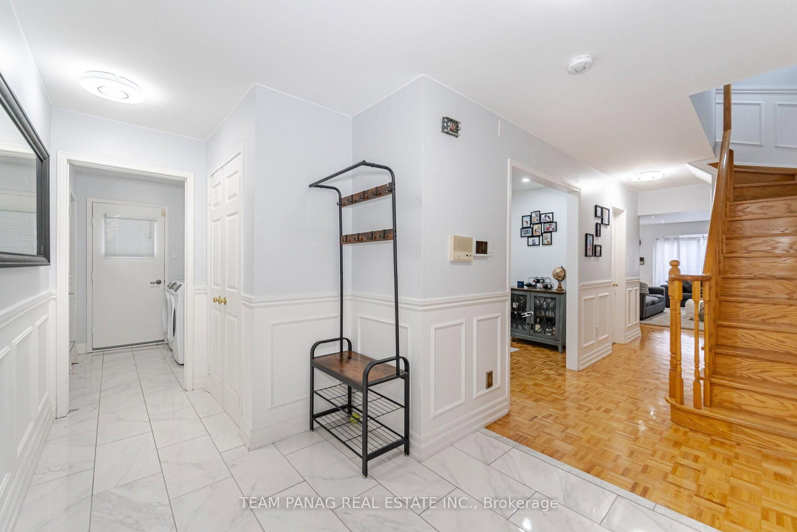 8 Drayglass Court • Brampton, ON photo 5