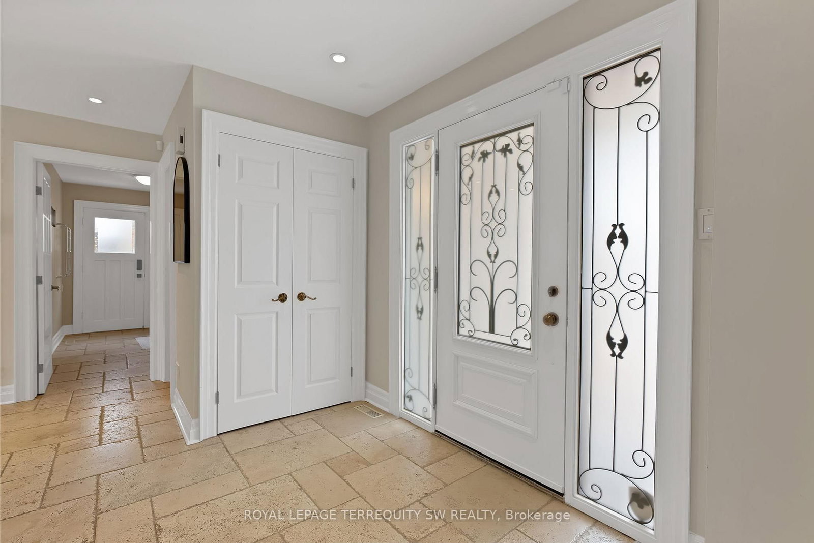 1169 Carlo Court • Mississauga, ON photo 4