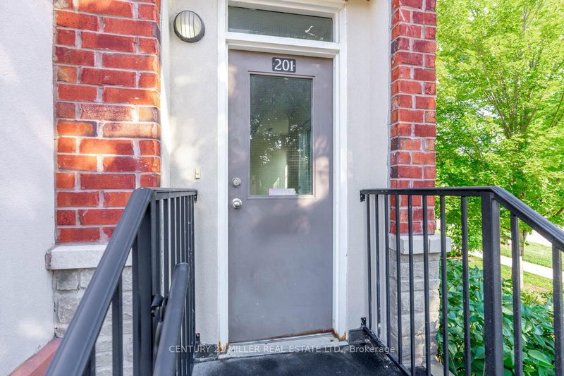 201 - 174 Bronte Street S