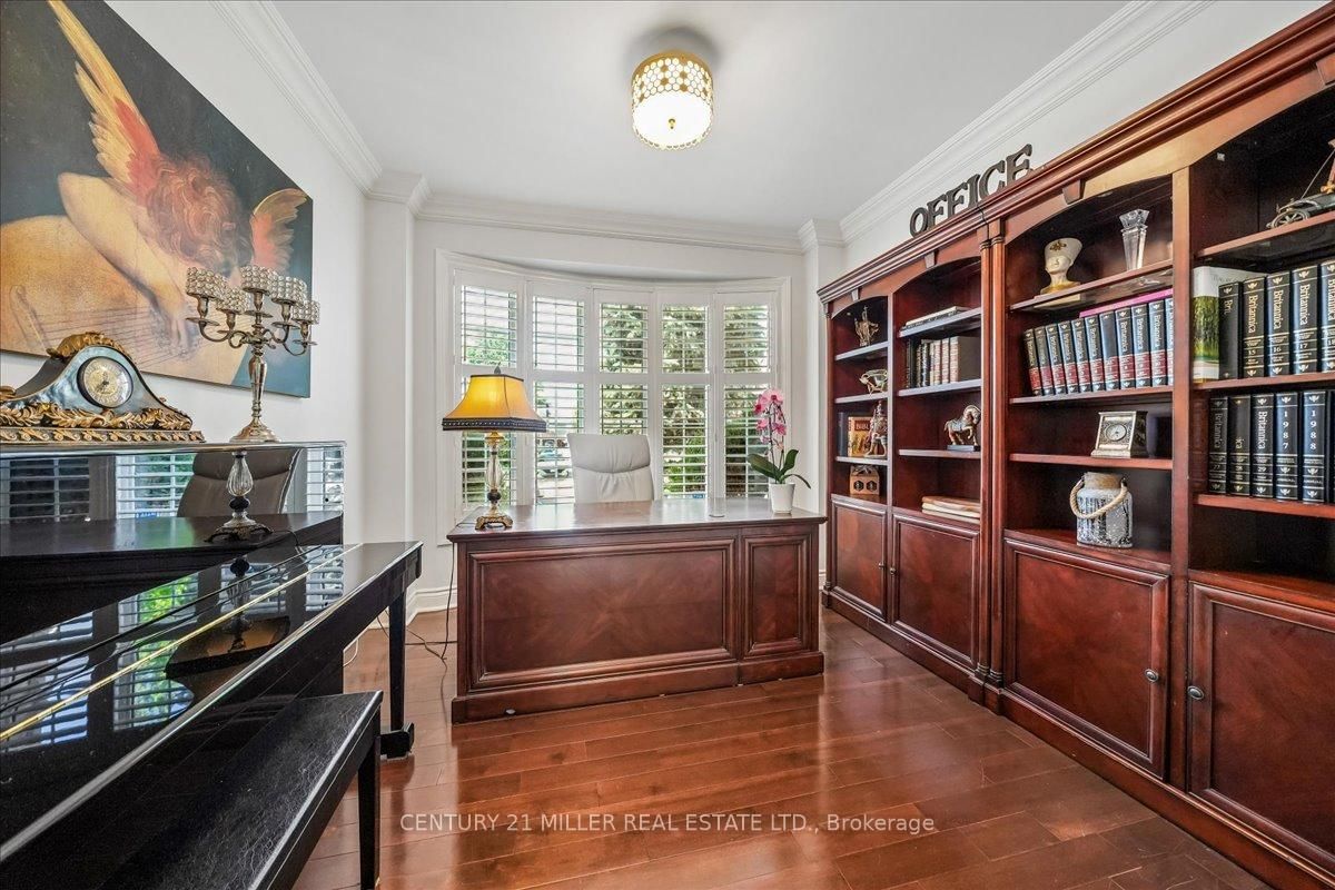 2371 Calloway Drive • Oakville, ON photo 6