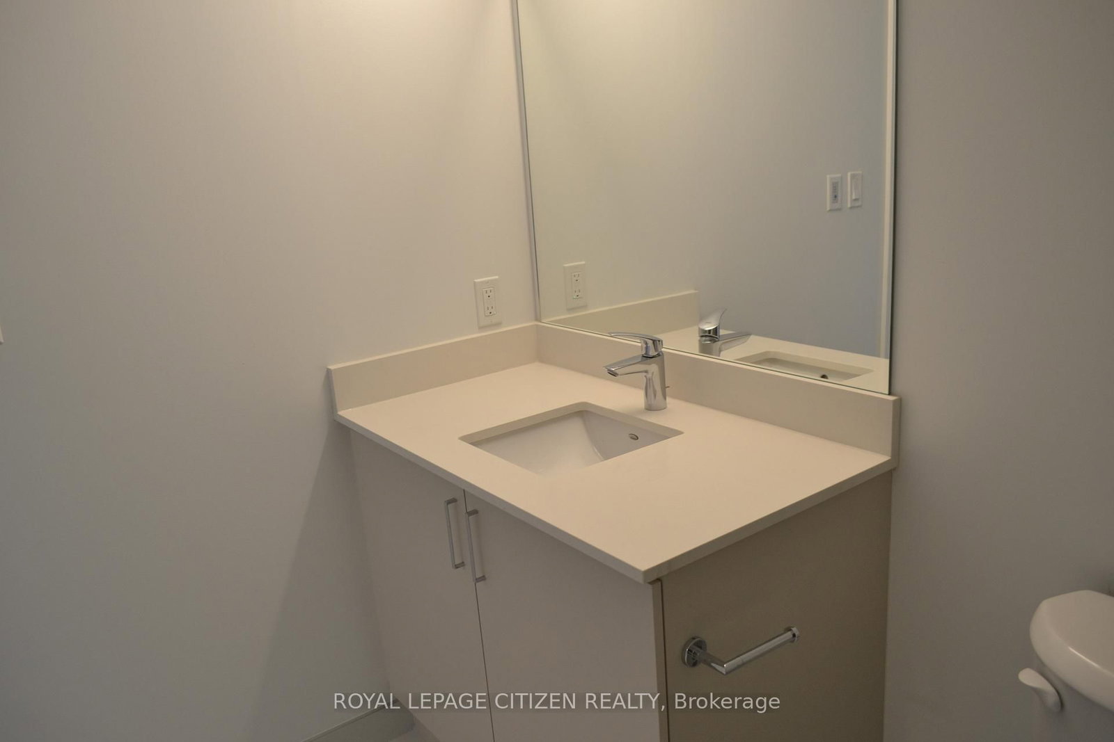 1005 Dundas Oakville,ON L6H 7E8 — Photo 24