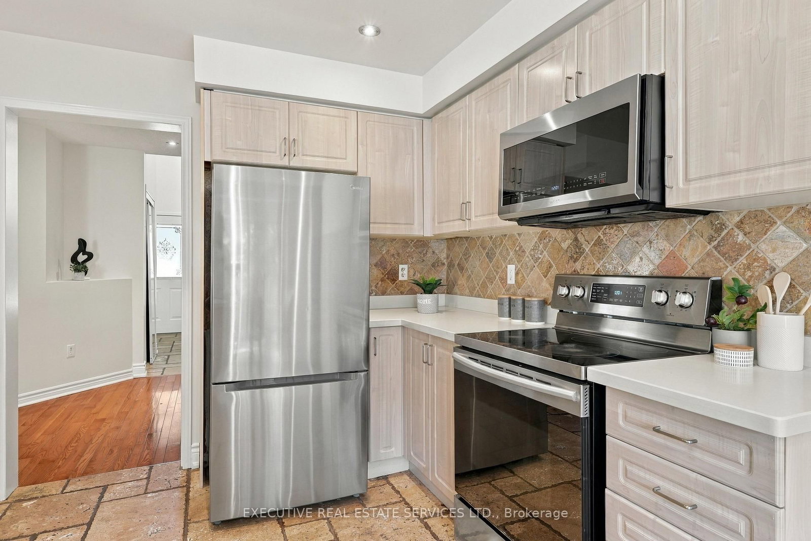 184 Queen Mary Drive • Brampton, ON photo 10