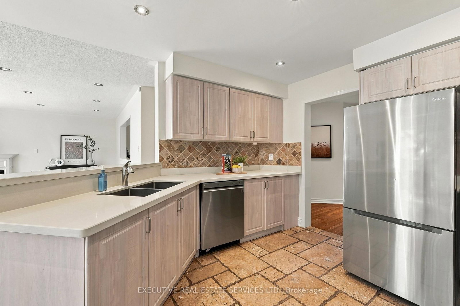 184 Queen Mary Drive • Brampton, ON photo 9