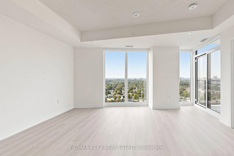 2004 - 4010 Eglinton Avenue W