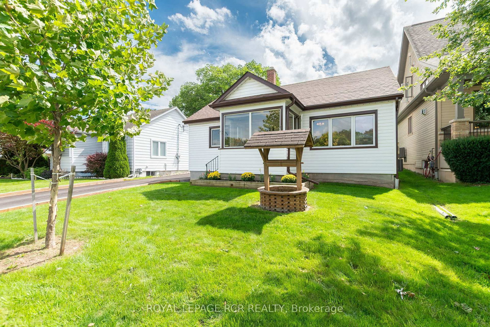 14 Elizabeth Street • Orangeville, ON photo 2