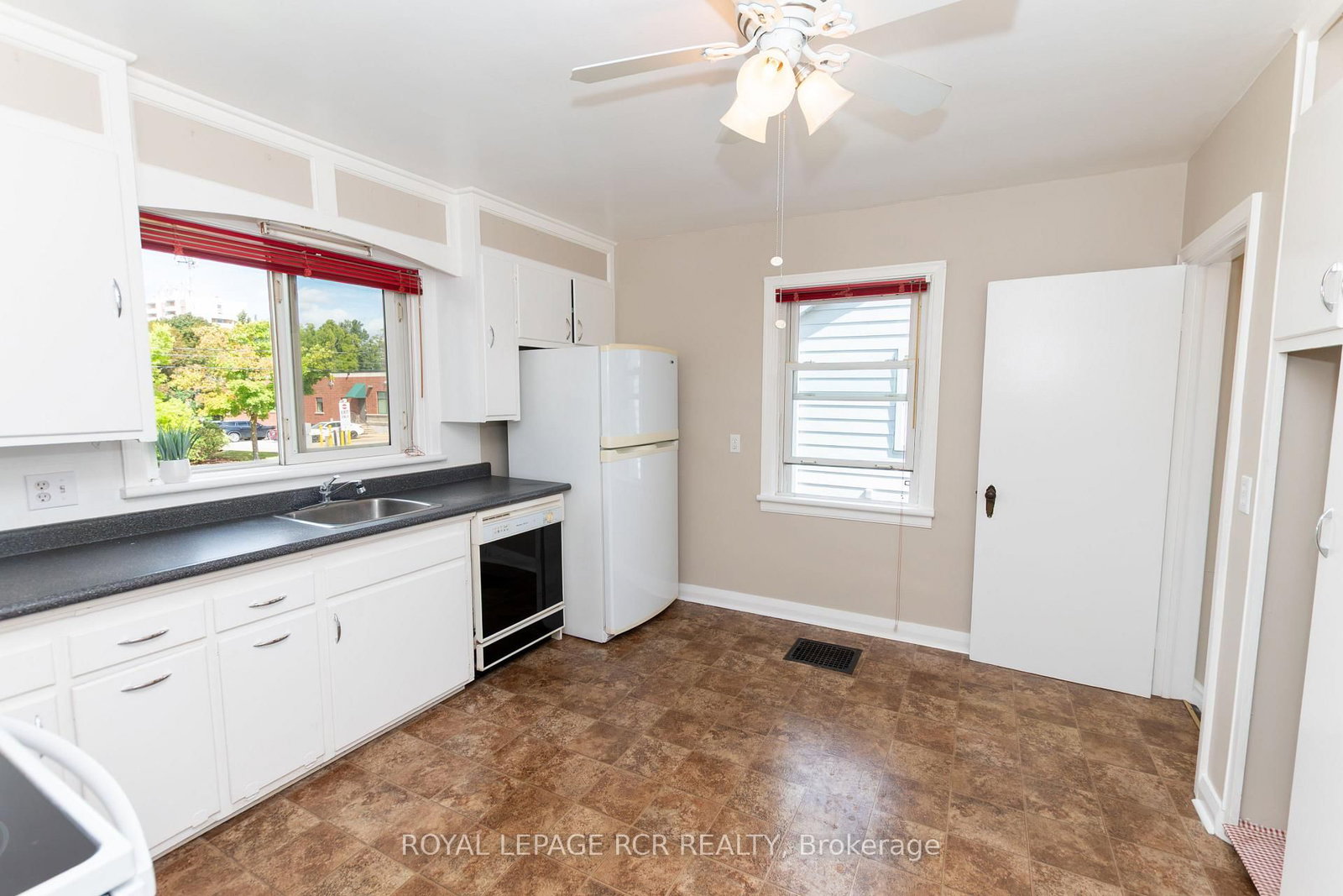 14 Elizabeth Street • Orangeville, ON photo 5
