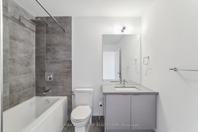 297 Oak Walk Oakville,ON L6H 3R6 — Photo 18
