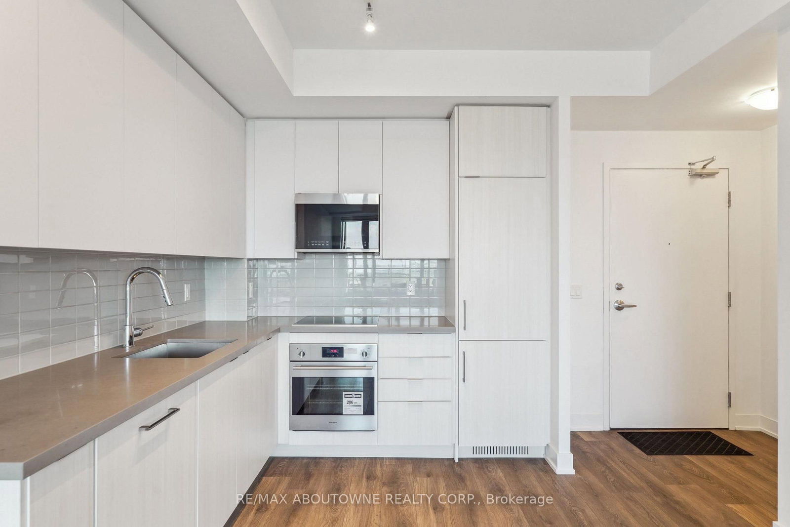 297 Oak Walk Oakville,ON L6H 3R6 — Photo 9