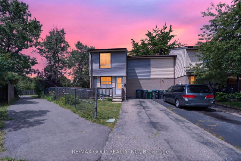 13 Gold Pine Court