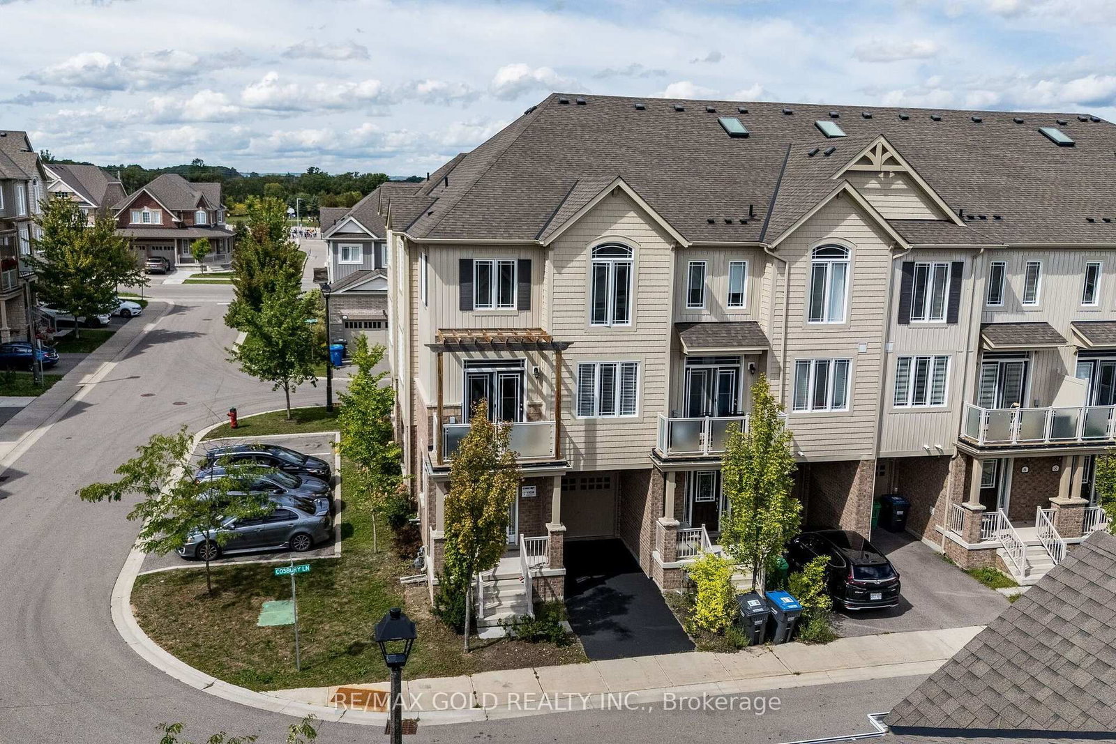 2 Cosbury Lane • Caledon, ON photo 4