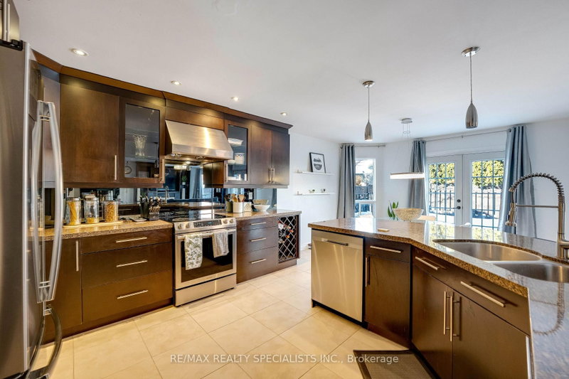 7 Banington Crescent