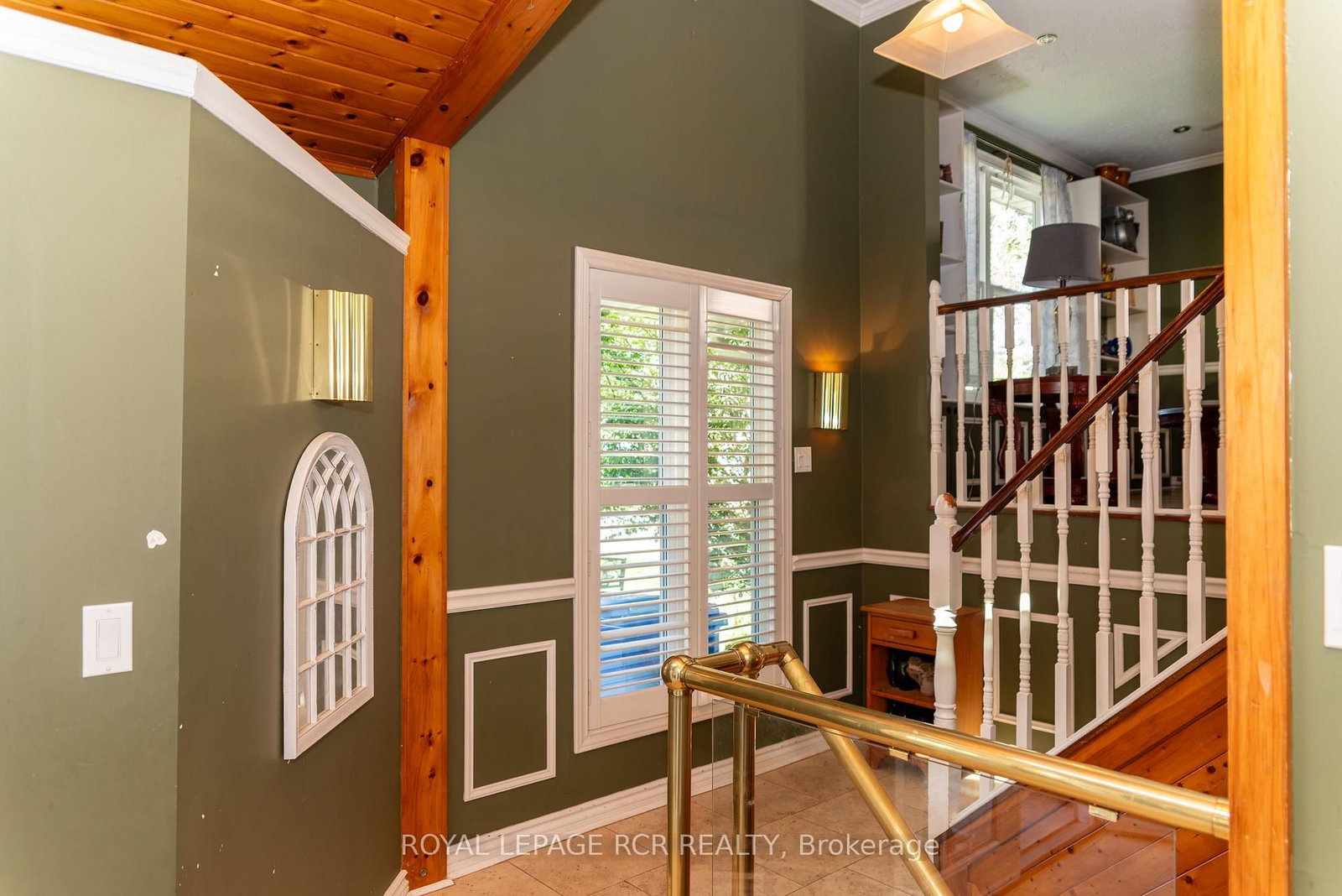 82 Quarry Drive • Orangeville, ON photo 2