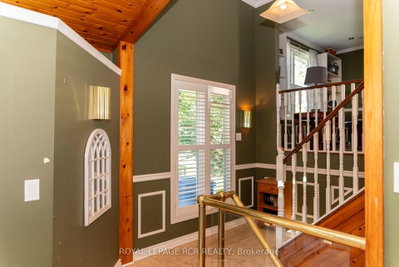 82 Quarry Drive • Orangeville, ON photo 2