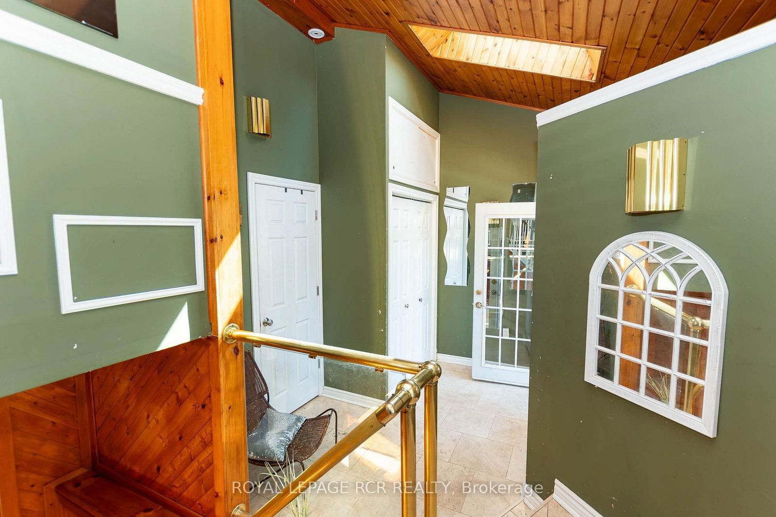82 Quarry Drive • Orangeville, ON photo 3