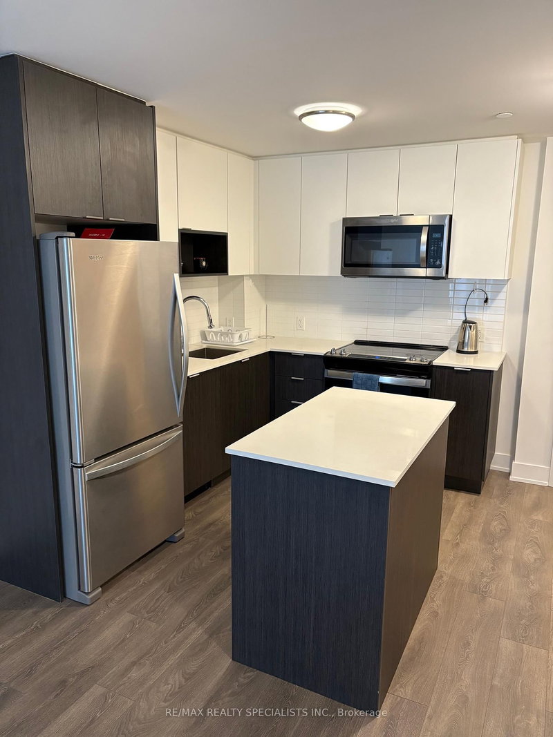 1208W - 202 Burnhamthorpe Road E