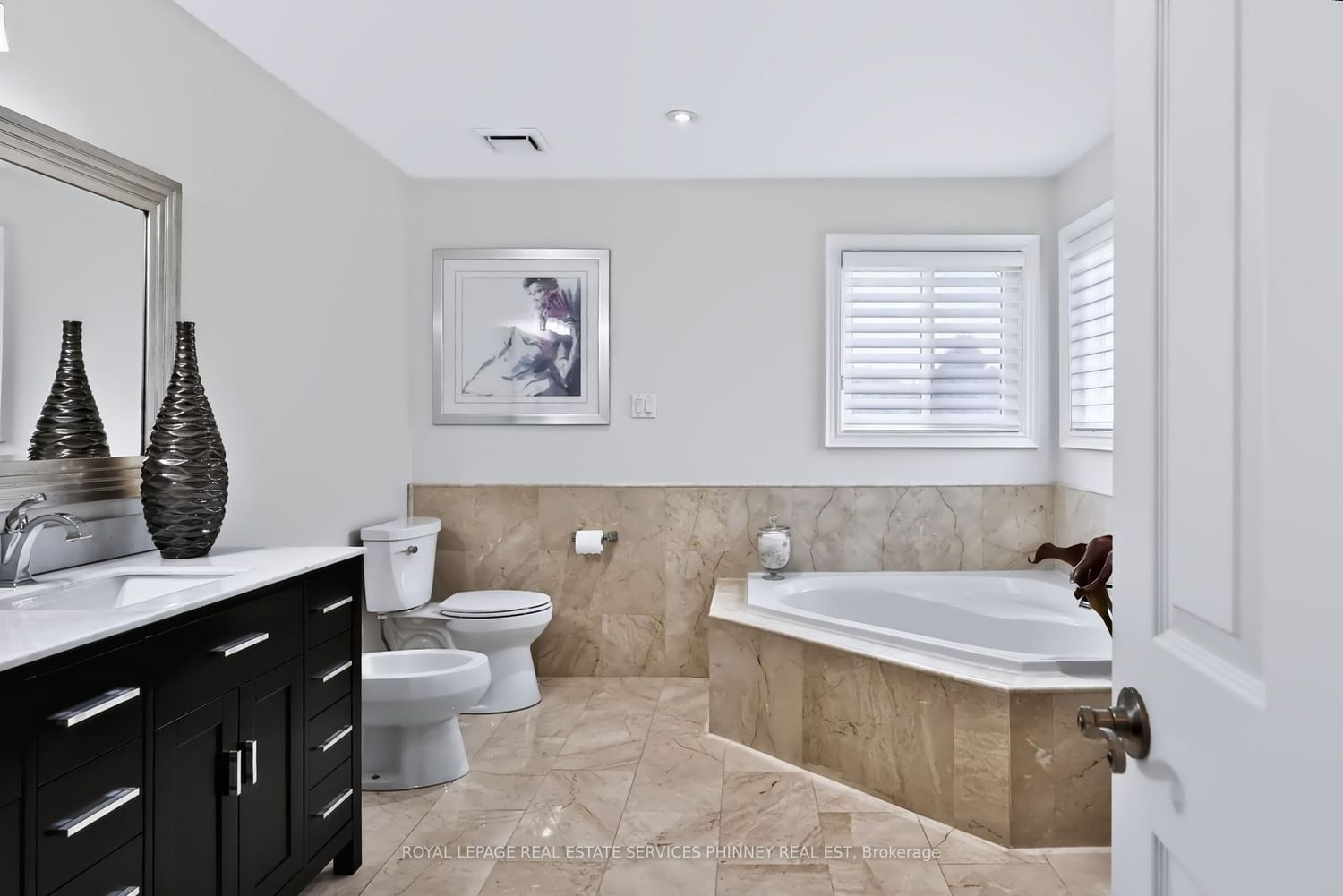 5563 Whitehorn Avenue • Mississauga, ON photo 27