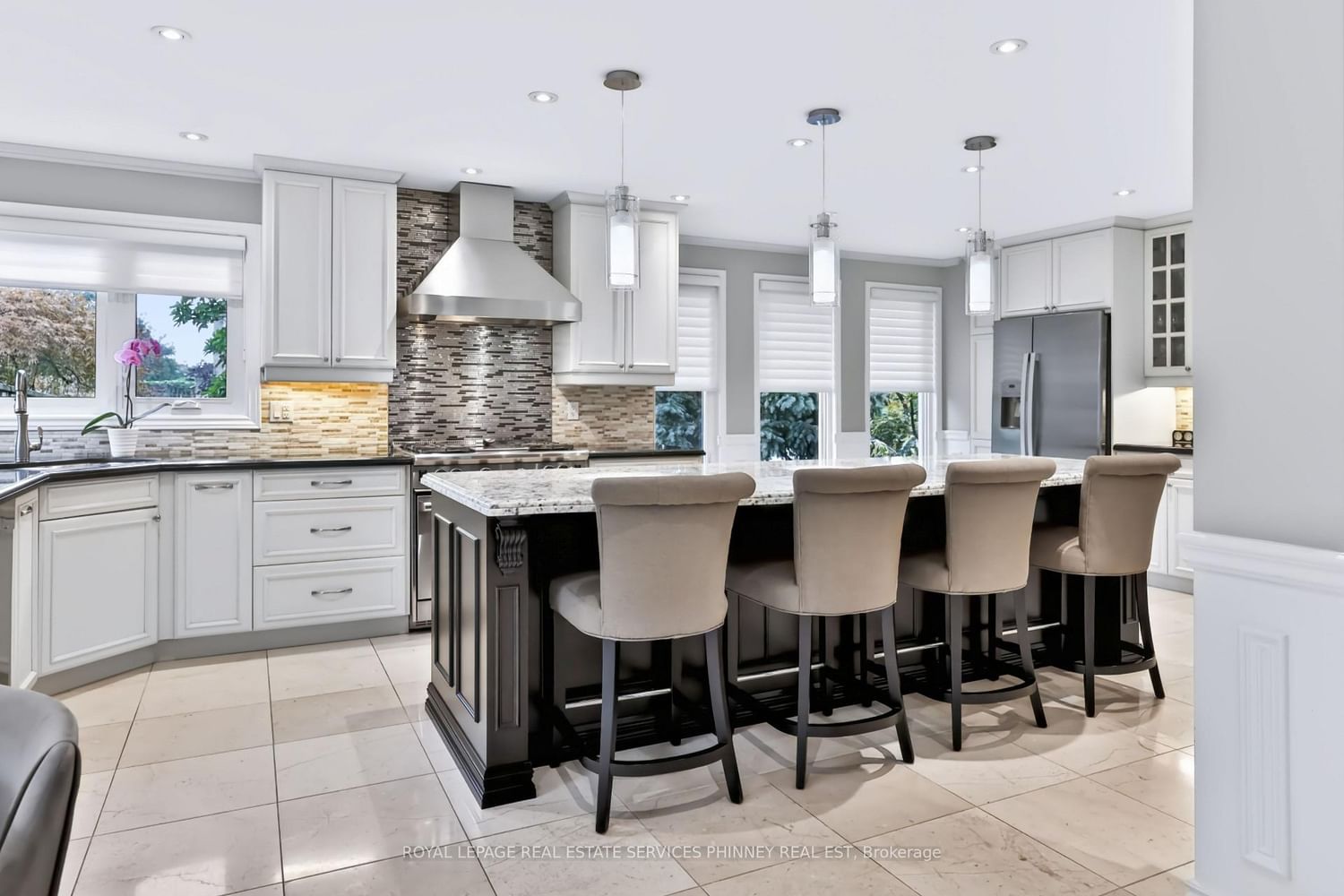 5563 Whitehorn Avenue • Mississauga, ON photo 9