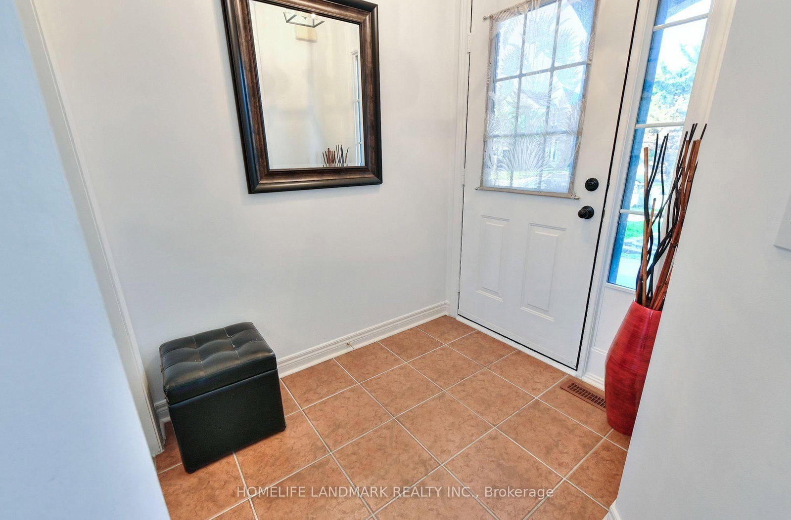 5641 Longboat Avenue • Mississauga, ON photo 4